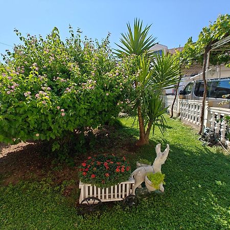 Vikeli Appartement Trogir Buitenkant foto