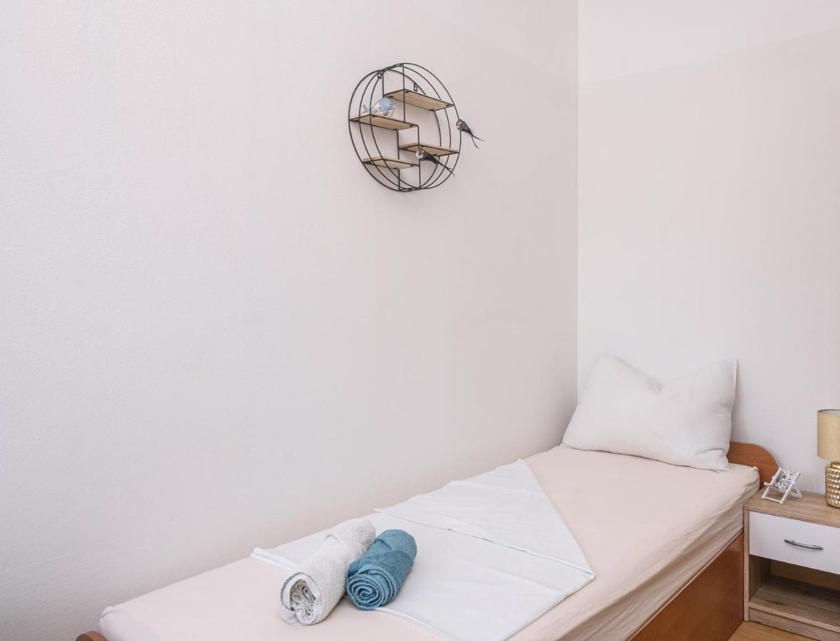 Vikeli Appartement Trogir Buitenkant foto