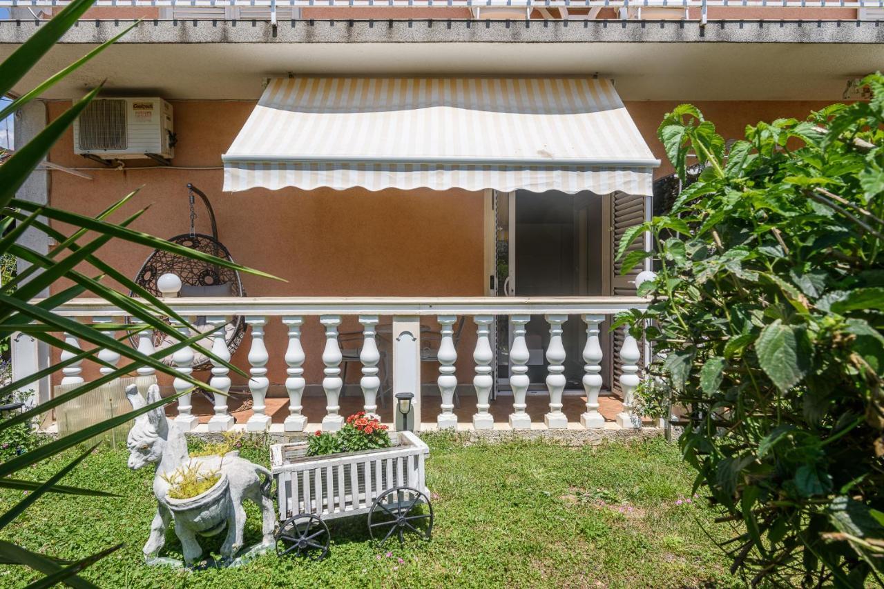 Vikeli Appartement Trogir Buitenkant foto