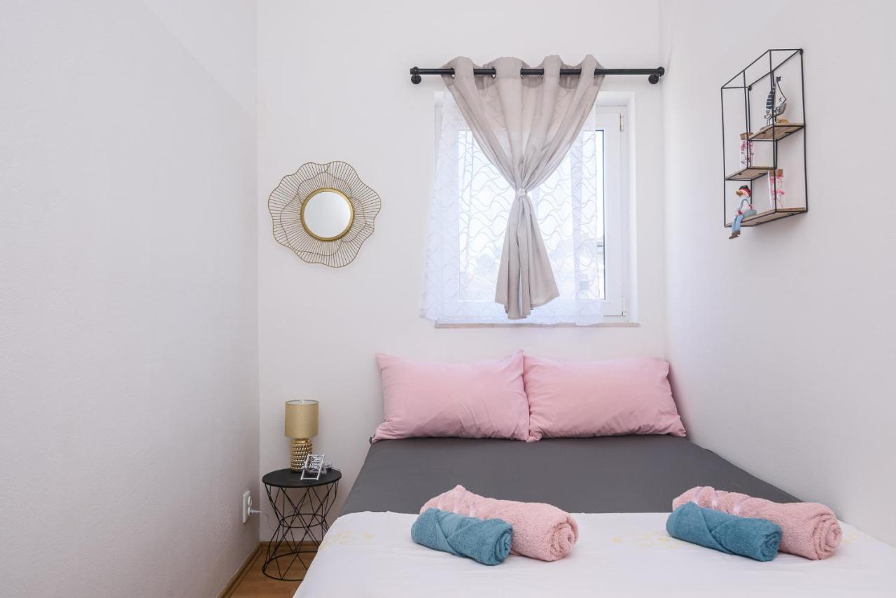 Vikeli Appartement Trogir Buitenkant foto