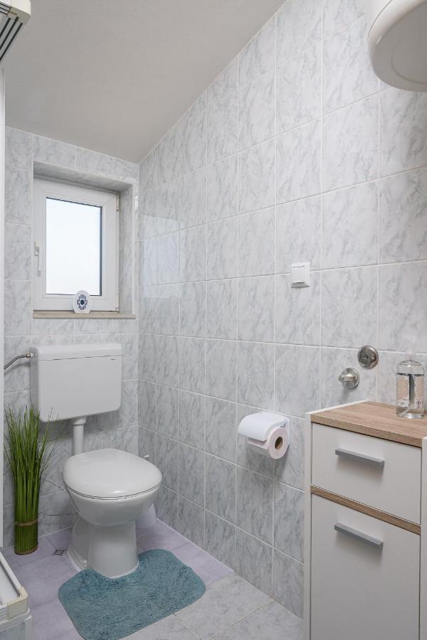 Vikeli Appartement Trogir Buitenkant foto