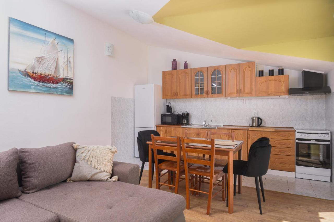 Vikeli Appartement Trogir Buitenkant foto
