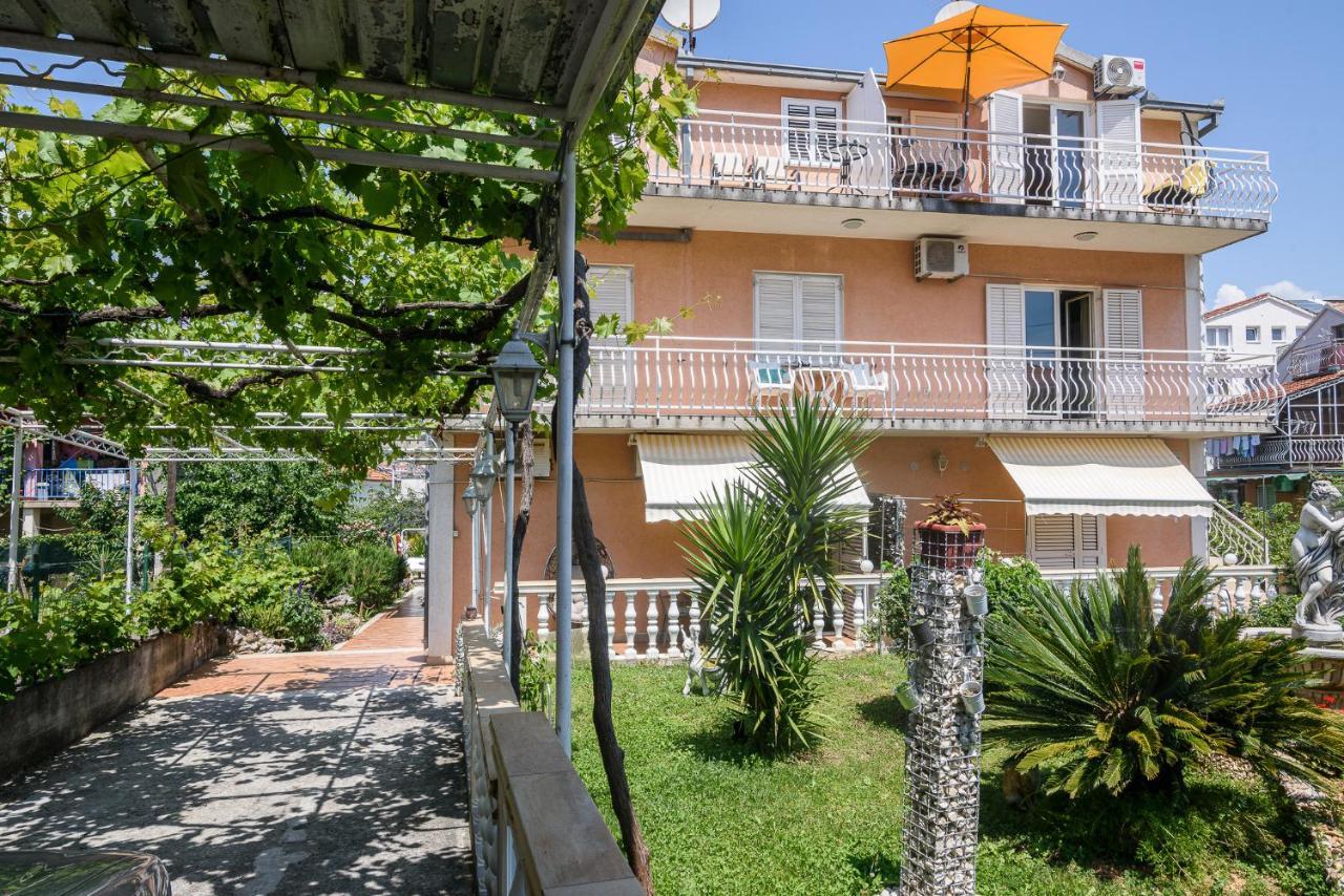 Vikeli Appartement Trogir Buitenkant foto