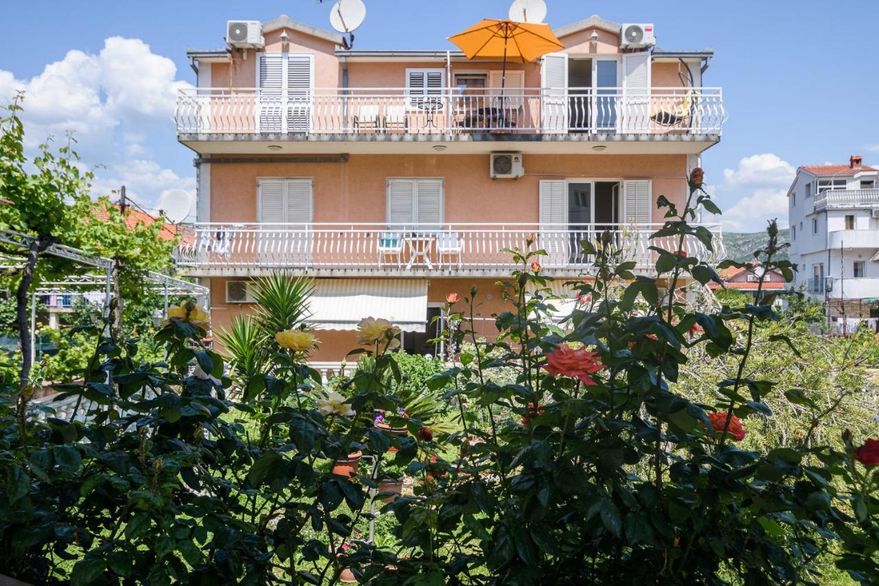 Vikeli Appartement Trogir Buitenkant foto