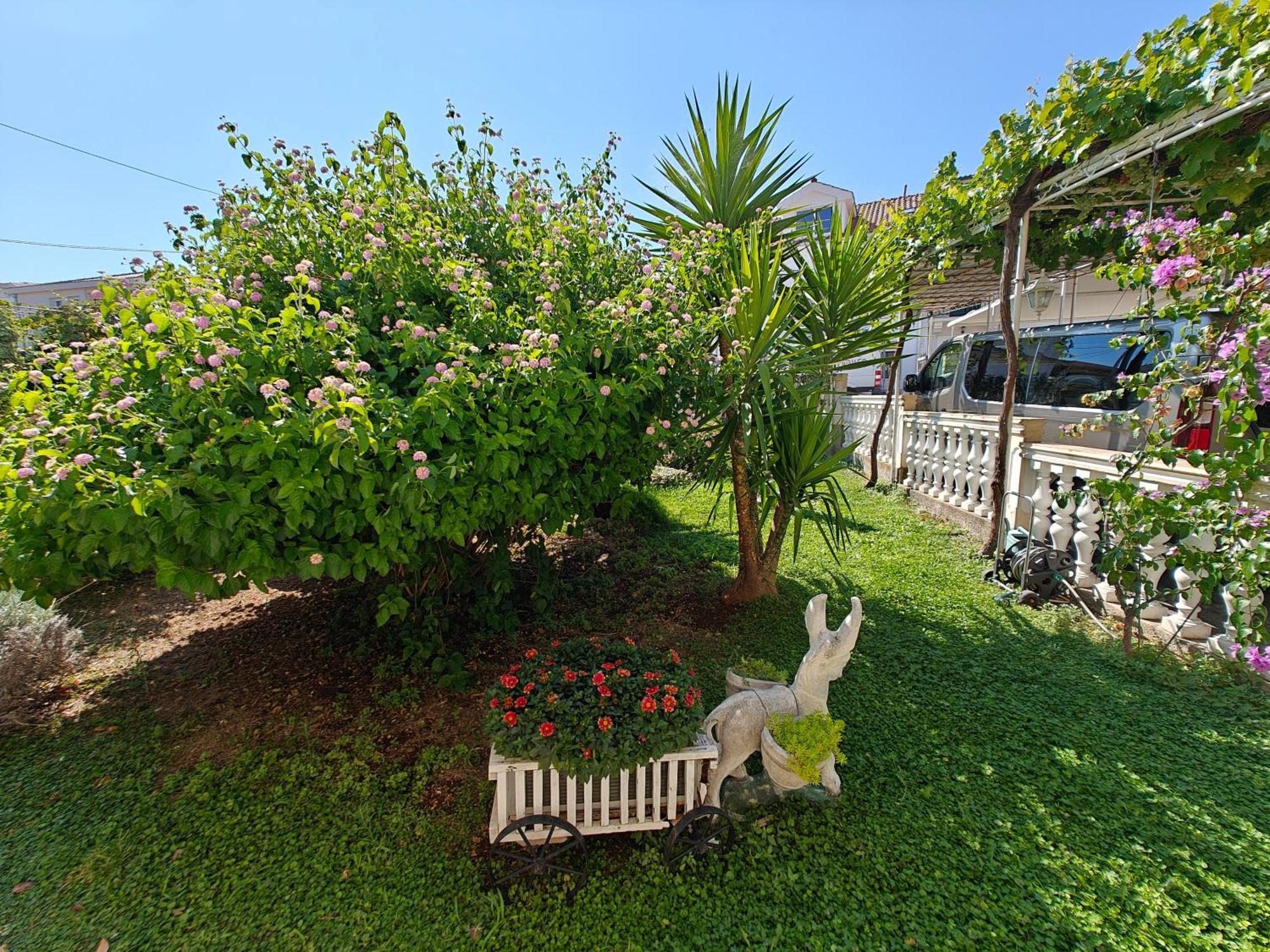 Vikeli Appartement Trogir Buitenkant foto